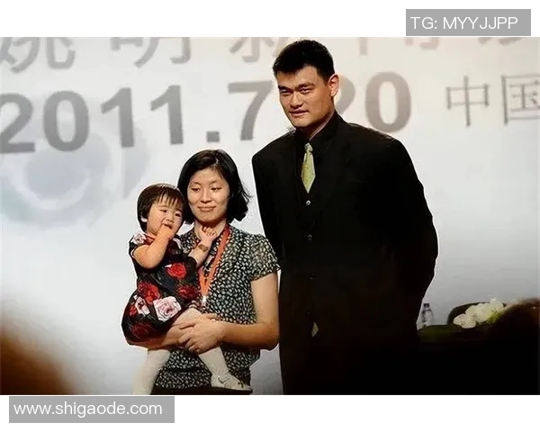 妹子与姚明的奇妙相遇：一段跨越身高的友谊故事