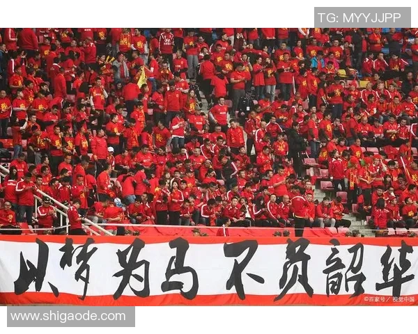 为足球明星加油助威的激情口号与激励话语分享 为足球明星加油助威的激情口号与激励话语分享